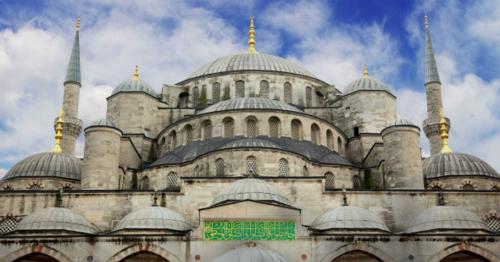 Blue Mosque in Istanbul and Clouds - E4792DJ