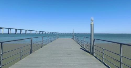 Walk On The Pier Near The Vasco Da Gama Bridge - 2DST7XU