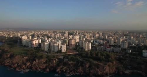 Urban Coastal City with White Buildings - 2Z7YSHQ