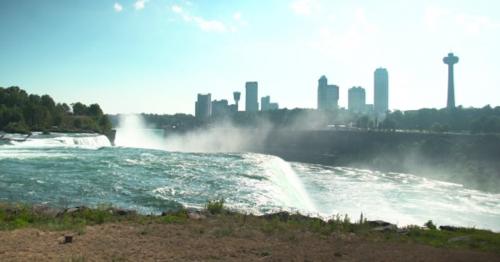 View of Niagara Falls Near New York - MLW9KS4