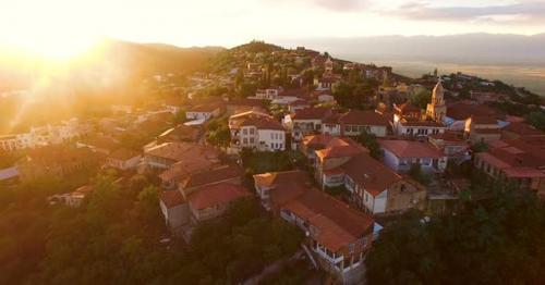 Stunning Sunset Over Sighnaghi Town in Georgia, Green Touristic Place, Travel - AJQME5U