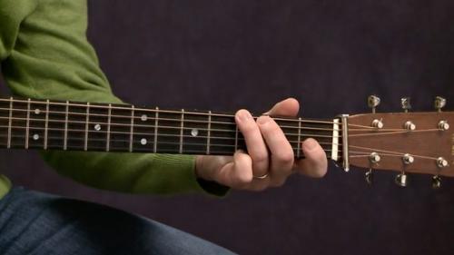 Lynda - Acoustic Guitar Lessons: 2 Scales, Walking Bass, Hammer-Ons, and Pull-Offs - 502610