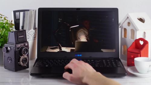 Mock-Up Real Footage Laptop - 13687476