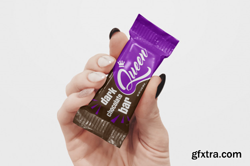 chocolate-bar-hand-mockup_7956-676