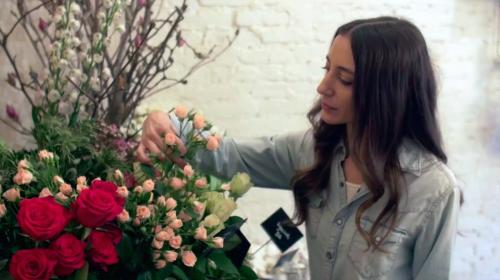 SkillShare - Flower Arranging: Learn How to Arrange Like a Pro! - 1296432607