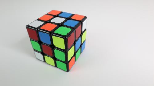 SkillShare - The ULTIMATE Guide to solving the Rubiks Cube - 130467835