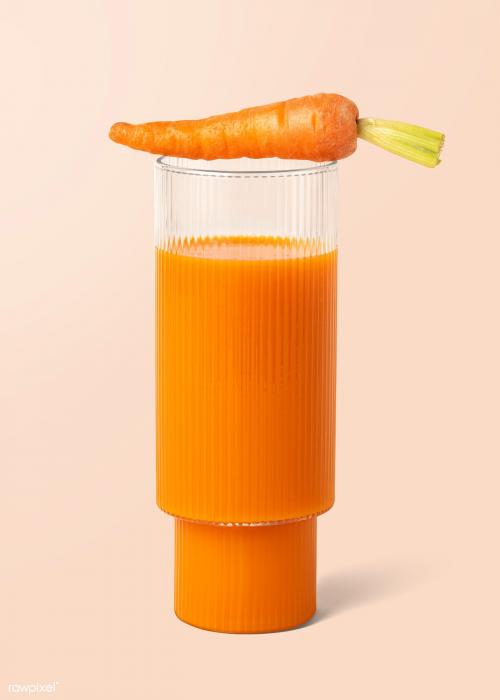 Cold pressed carrot juice mockup - 2280506