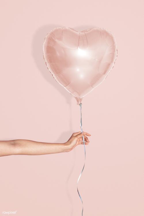 Heart shaped balloon mockup on a pink background - 2089676