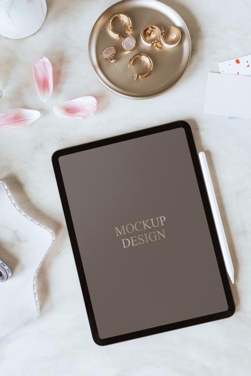 Feminine digital tablet mockup design - 1221008