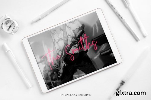 Castallier Signature Script Font