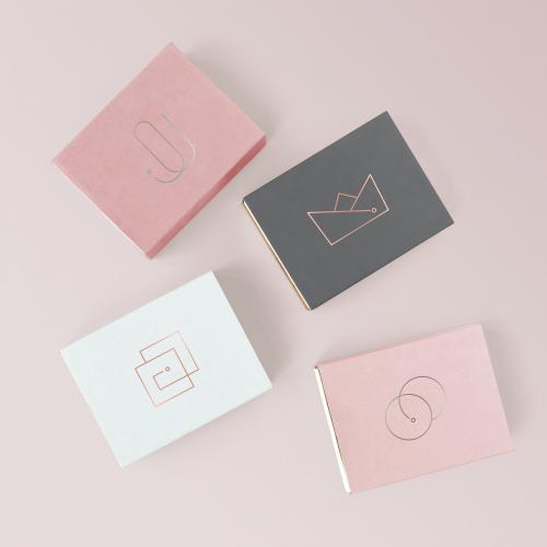 Feminine cute paper box mockup - 1201989