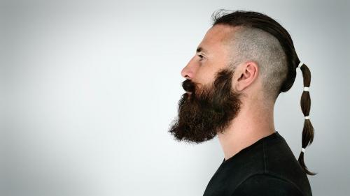 Side view of a bearded man - 894606