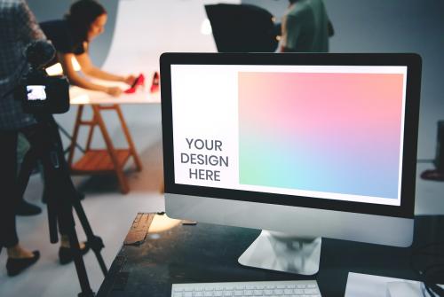 Computer mockup in a photo studio - 598469