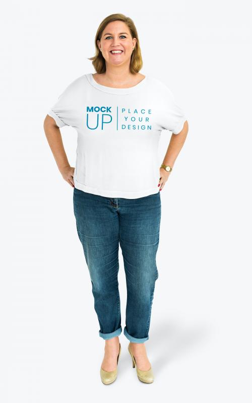 Happy woman wearing a t-shirt mockup - 681339