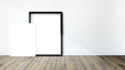 Frame mockup against a white wall - 586081