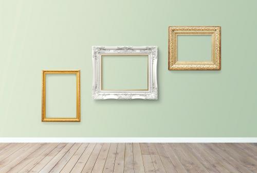 Luxurious baroque frame mockups on a wall - 586131