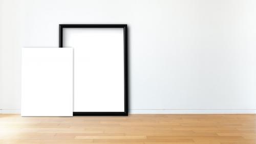 Frame mockup against a white wall - 586164