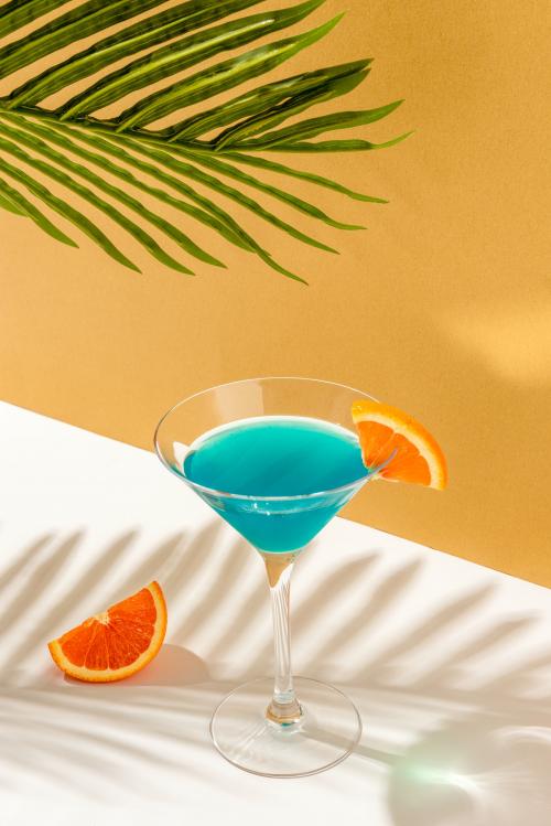 Tropical Blue Lagoon cocktail - 2280574