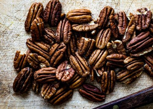 Peeled fresh organic raw pecans - 2269698