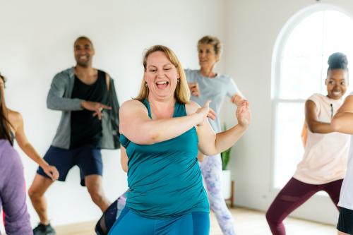 People dancing in a fitness class - 2194617