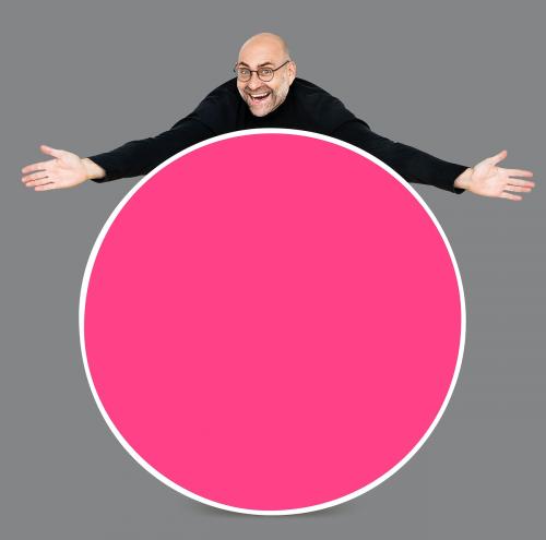 Man showing a blank pink circle - 492994