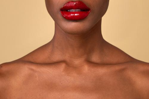 African American woman with red lips - 2254247