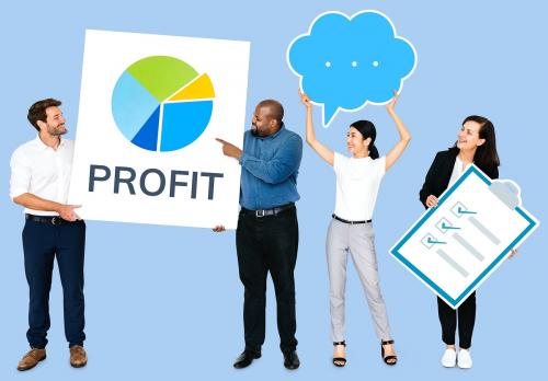 Business people holding a profit pie chart and a checklist - 492541