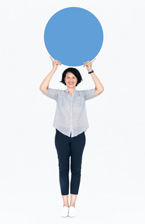Woman presenting a blue round board - 491266