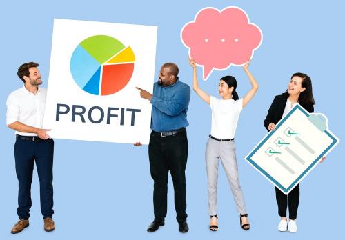 Business people holding a profit pie chart and a checklist - 477857