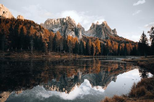 Dolomites lake in autumn - 2092741