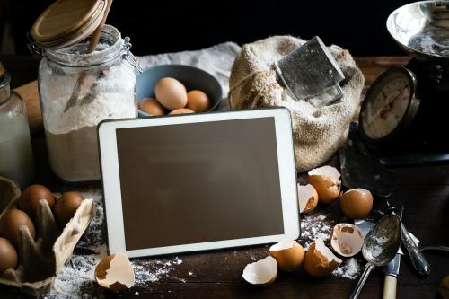 Baking ingredients with an empty tablet - 485826