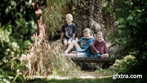 Photographing Children Outdoors | Fun, beautiful and characterful portraits of siblings