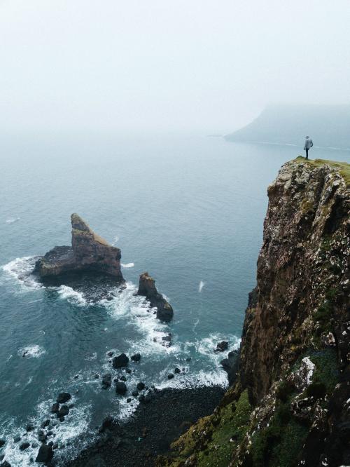 Drone shot of Talisker Bay on the Isle of Skye in Scotland - 935819