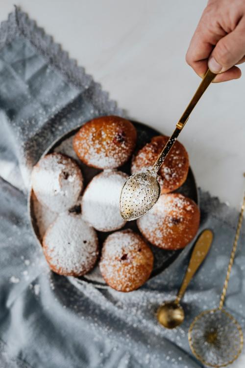 Homemade traditional Spanish buñuelo, fried dough balls - 937434