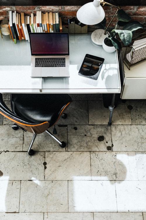 Laptop and a tablet in a home office - 2012941