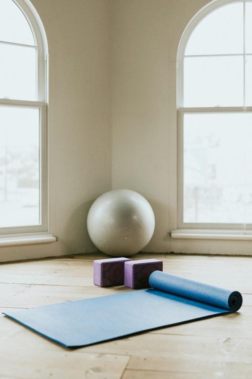 Yoga room with natural light - 1226959