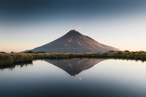 Beautiful landscape of Lake Dive and Mount Taranaki, New Zealand - 843898