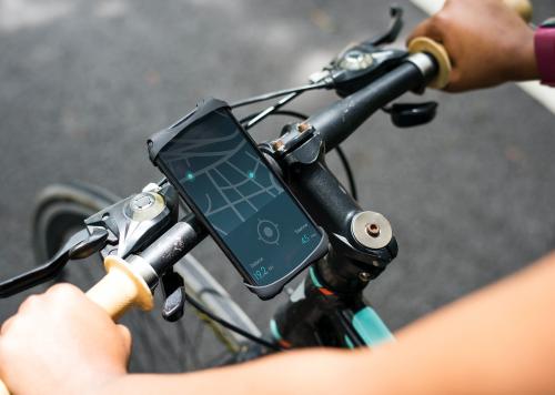 Map application on a device on a bike handle grips - 441905