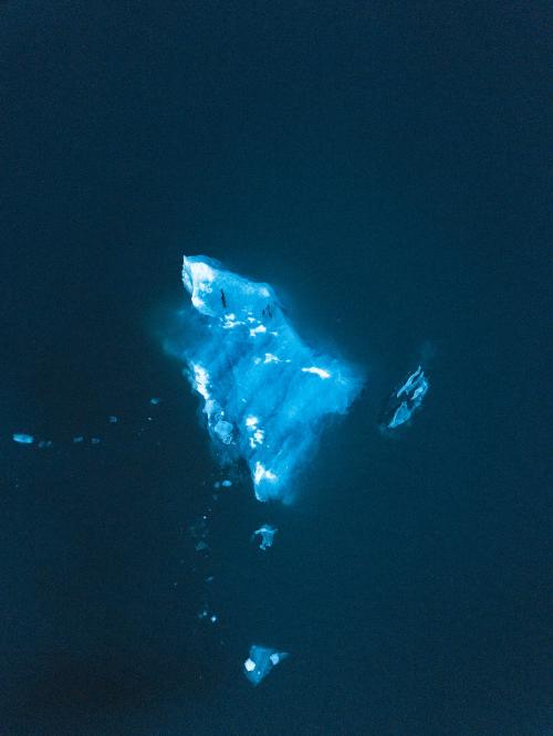 Drone shot of icebergs in Jökulsárlón glacier lagoon in Iceland - 1206067