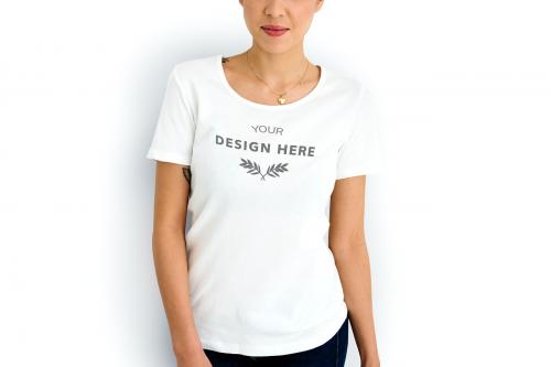 Woman wearing mockup design space white tee - 296211