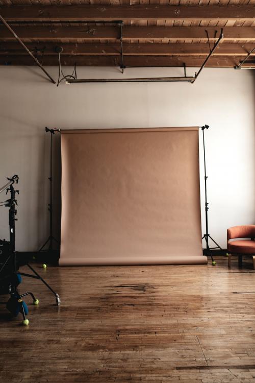 Empty vintage wooden studio room - 1213784