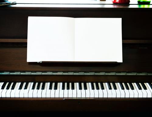 Piano music note book with design space - 295345