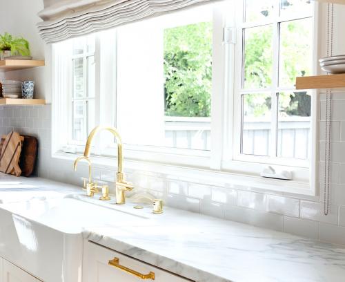 Golden kitchen faucet interior design - 1211335