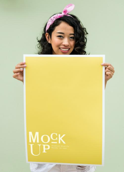 Mockup design space on paper board - 295979