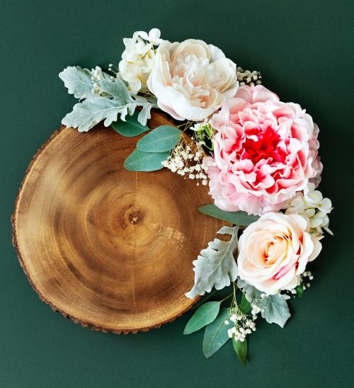 Pastel flower bouquet on green background - 1204188