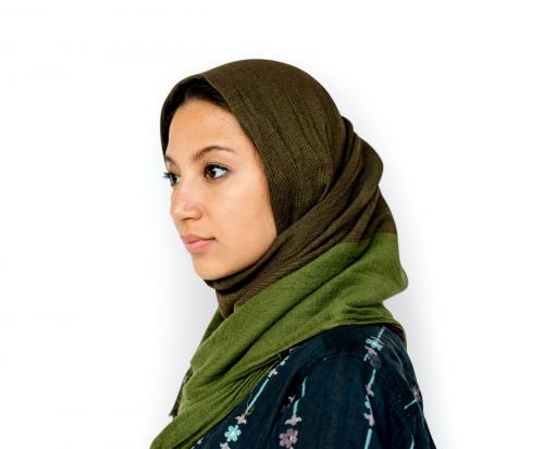 Middle eastern woman casual studio portrait - 7652