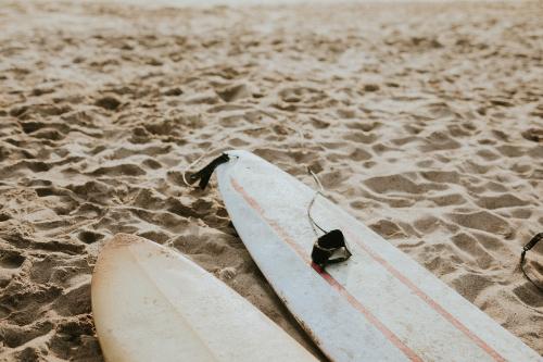 Surfboard mockup on the beach - 1080015