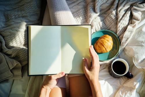 Woman Reading Book Novel On Bed Breakfast Morning - 6153