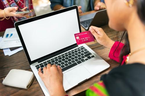 Online purchase with a credit card - 5203