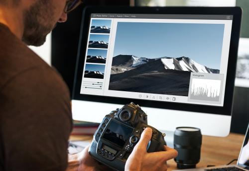 Photographer working on a computer - 5342